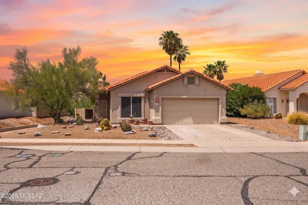 $349,850 | 226 South Sonoran Heights Drive, Tucson, AZ 85748