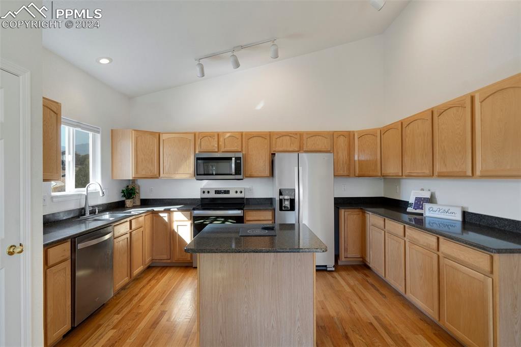 6475 Perfect View Colorado Springs, CO 80919 - Photo 12 of 33