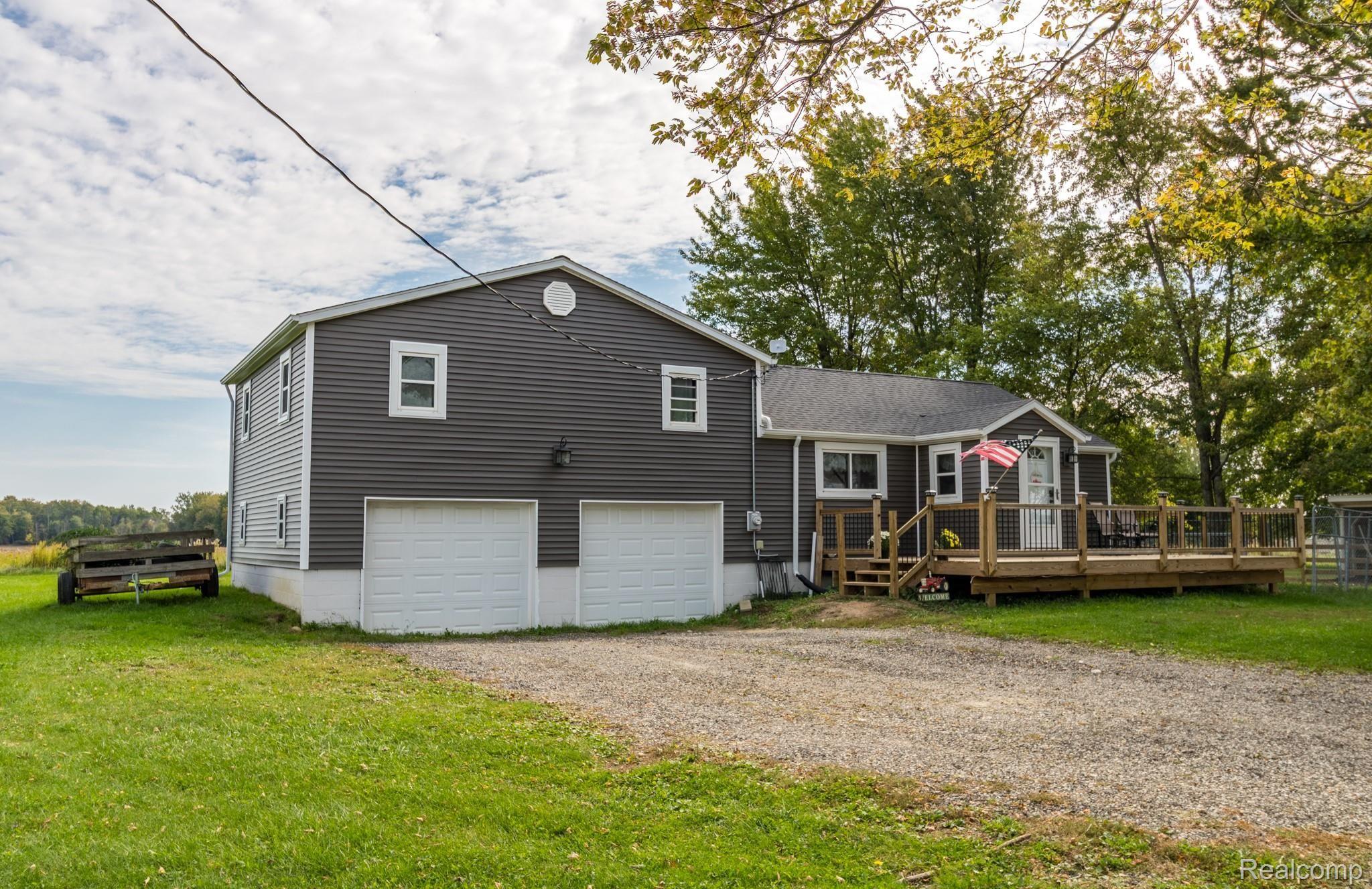 652 Wood Road Snover, MI 48472 - Photo 2 of 29 IMG_1990-HDR.jpg