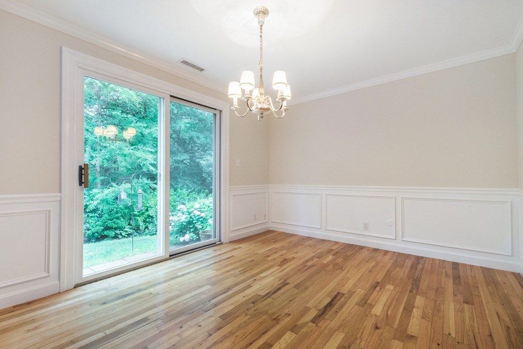 119 Jericho Road, Unit 119 Weston, MA 02493 - Photo 13 of 41