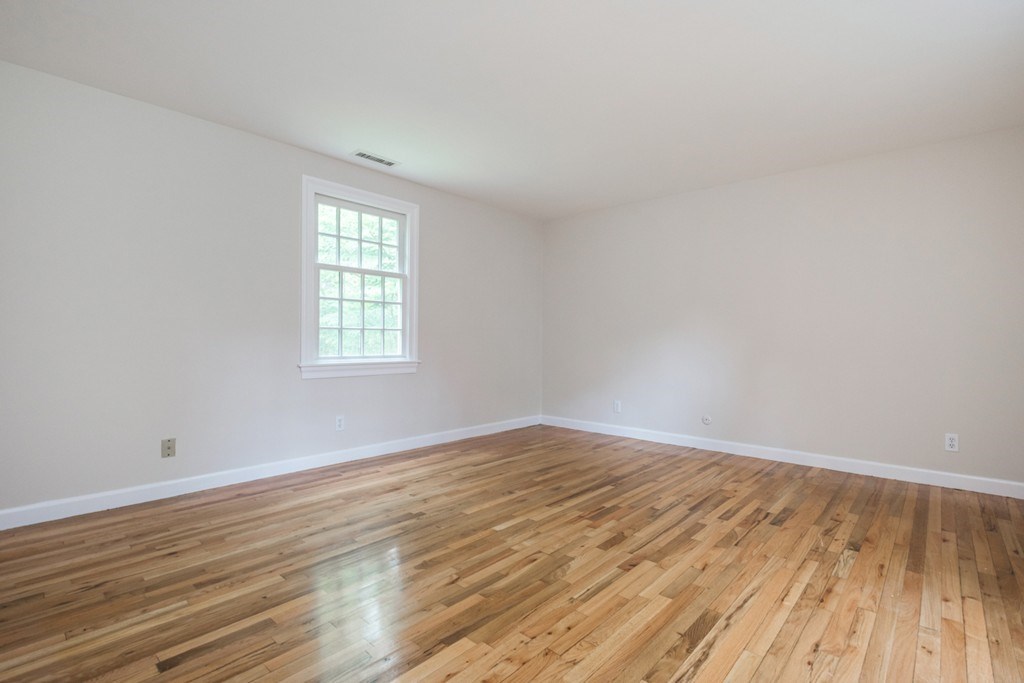 119 Jericho Road, Unit 119 Weston, MA 02493 - Photo 21 of 41