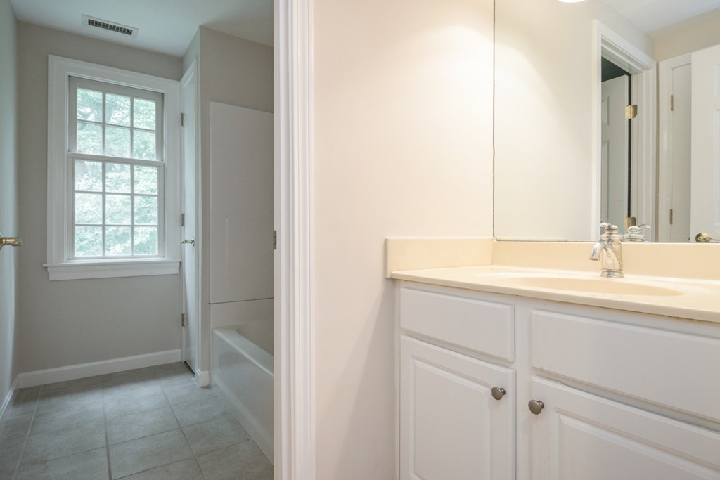 119 Jericho Road, Unit 119 Weston, MA 02493 - Photo 26 of 41