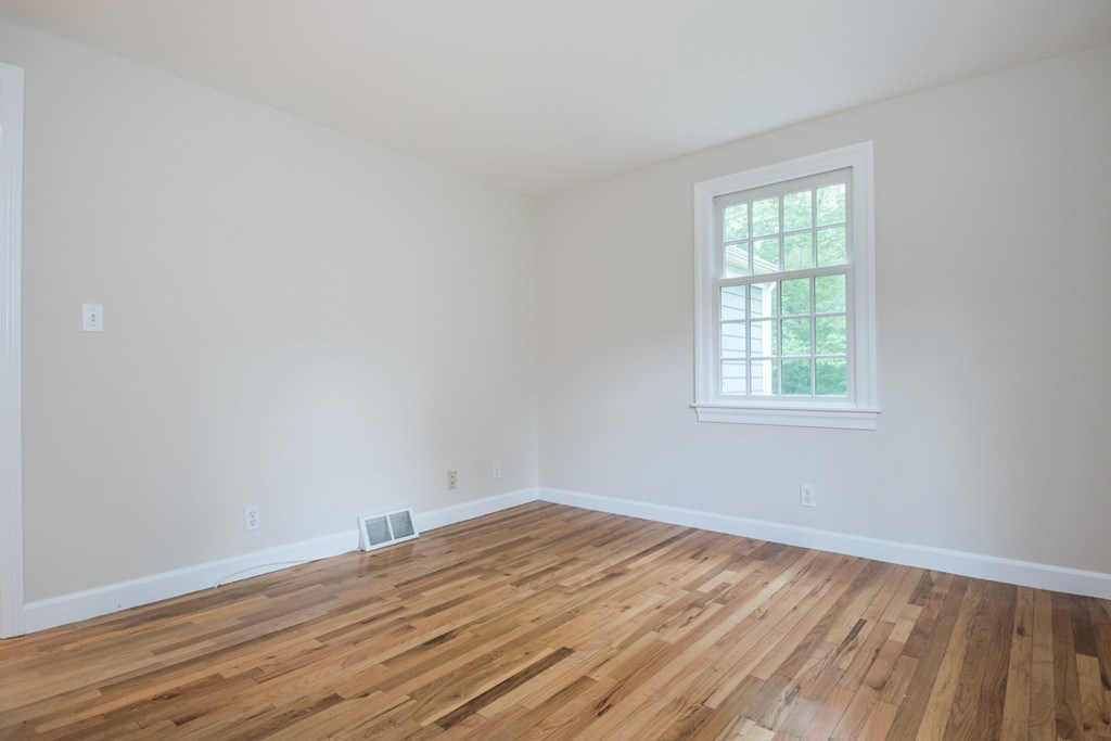 119 Jericho Road, Unit 119 Weston, MA 02493 - Photo 30 of 41