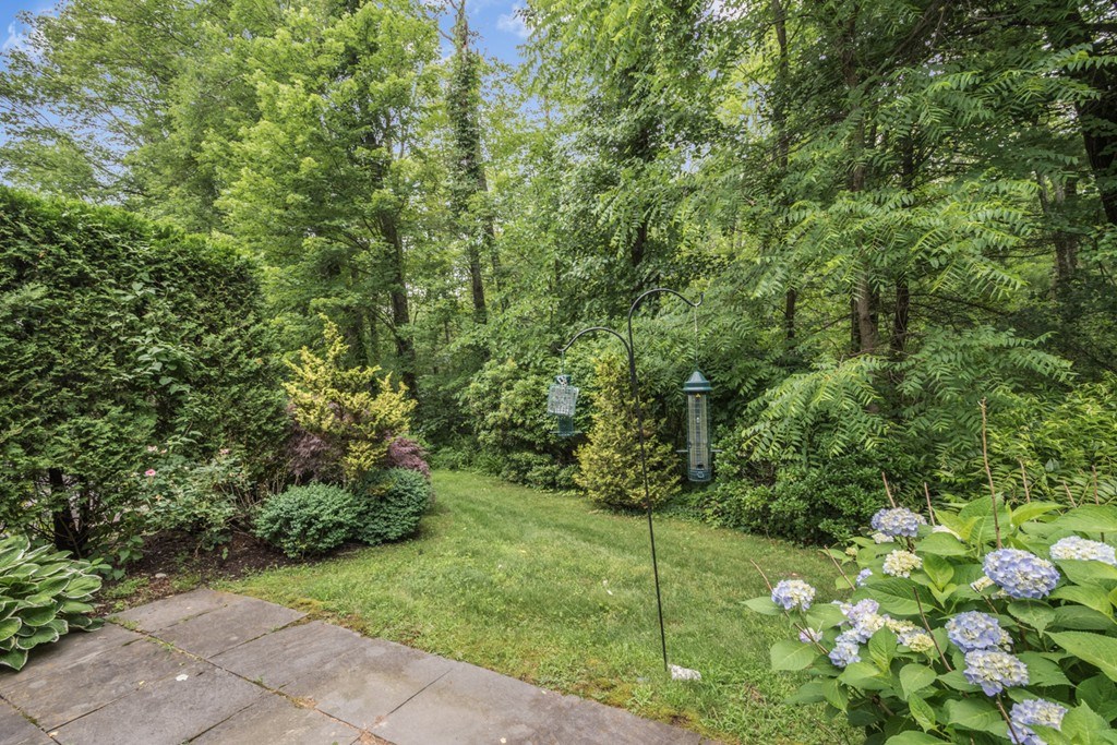 119 Jericho Road, Unit 119 Weston, MA 02493 - Photo 33 of 41