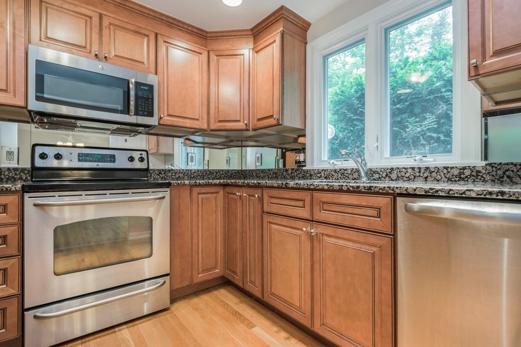 119 Jericho Road, Unit 119 Weston, MA 02493 - Photo 6 of 41