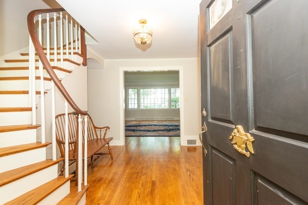 124 Locksley Road Lynnfield, MA 01940 - Photo 6 of 33 Gallery Image 6