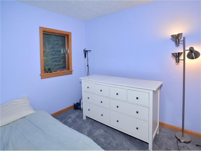 16 Niagara Road Pittsburgh, PA 15221 - Photo 20 of 24 Second Upstairs Bedroom