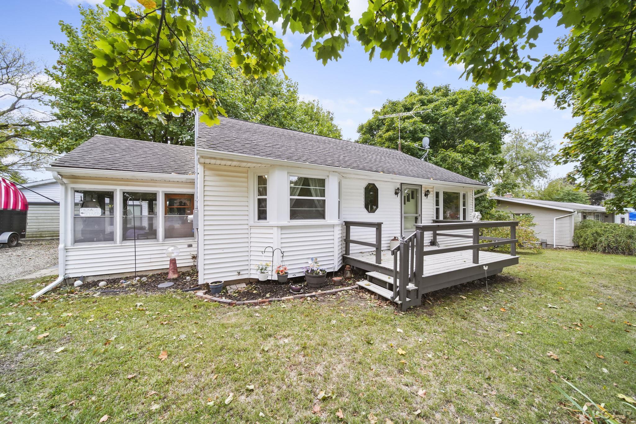9859 Stoddard Road Adrian, MI 49221 - Photo 2 of 26