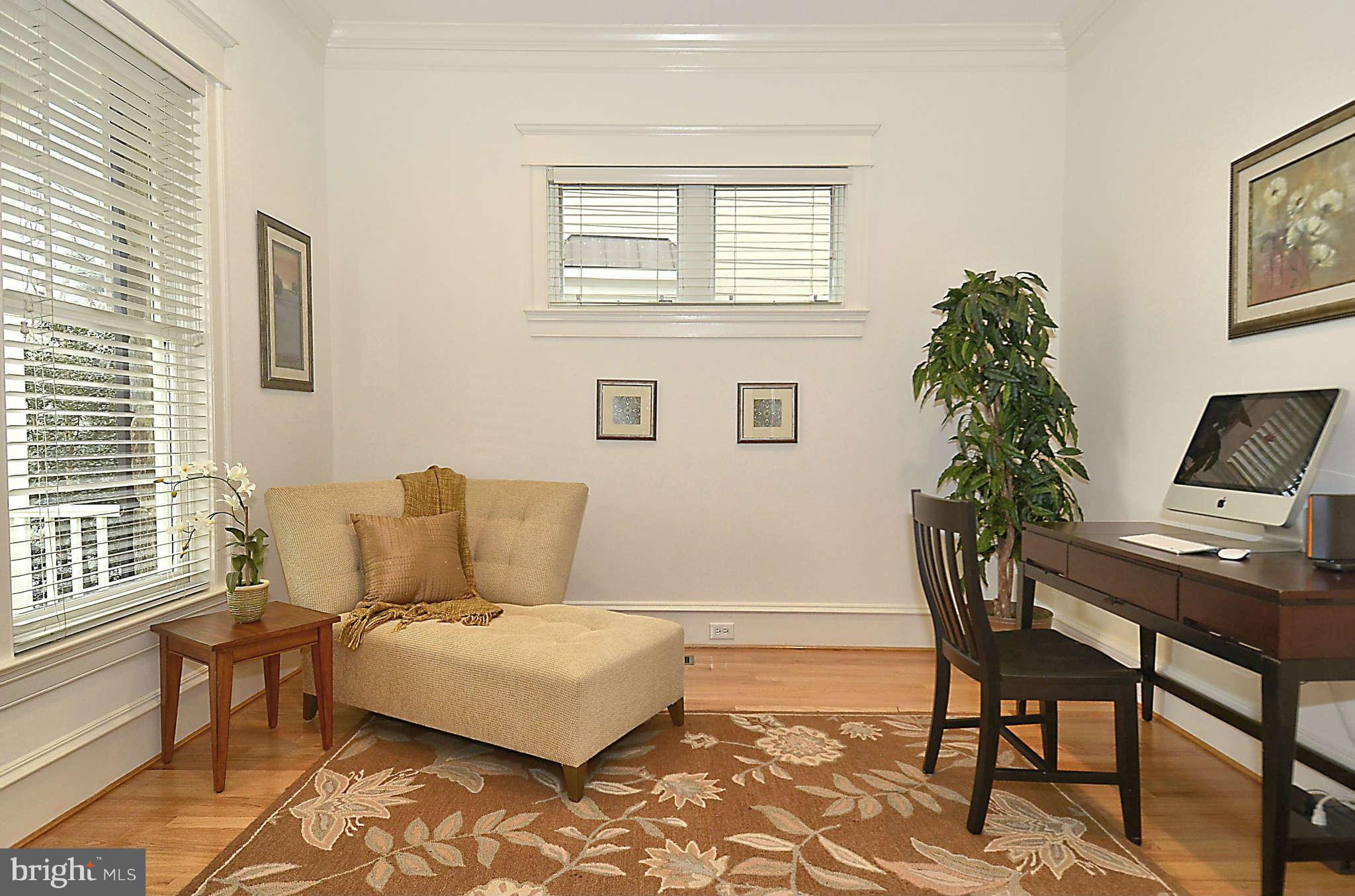 7104 Exeter Road Bethesda, MD 20814 - Photo 3 of 11 Interior (General)