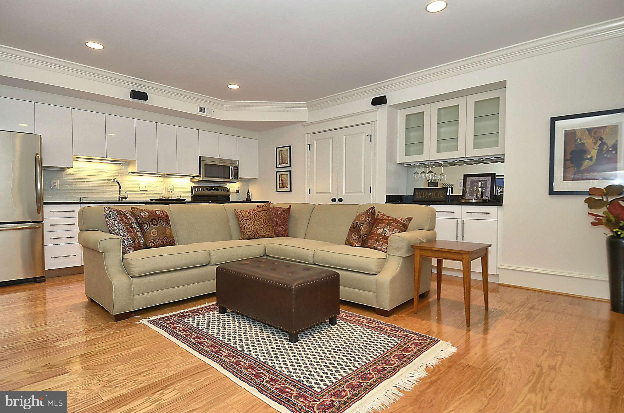 7104 Exeter Road Bethesda, MD 20814 - Photo 10 of 11 Interior (General)