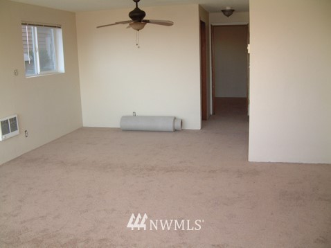412 Mill Avenue South Renton, WA 98057 - Photo 2 of 13 a view of an empty room