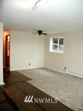 412 Mill Avenue South Renton, WA 98057 - Photo 7 of 13 a view of an empty room