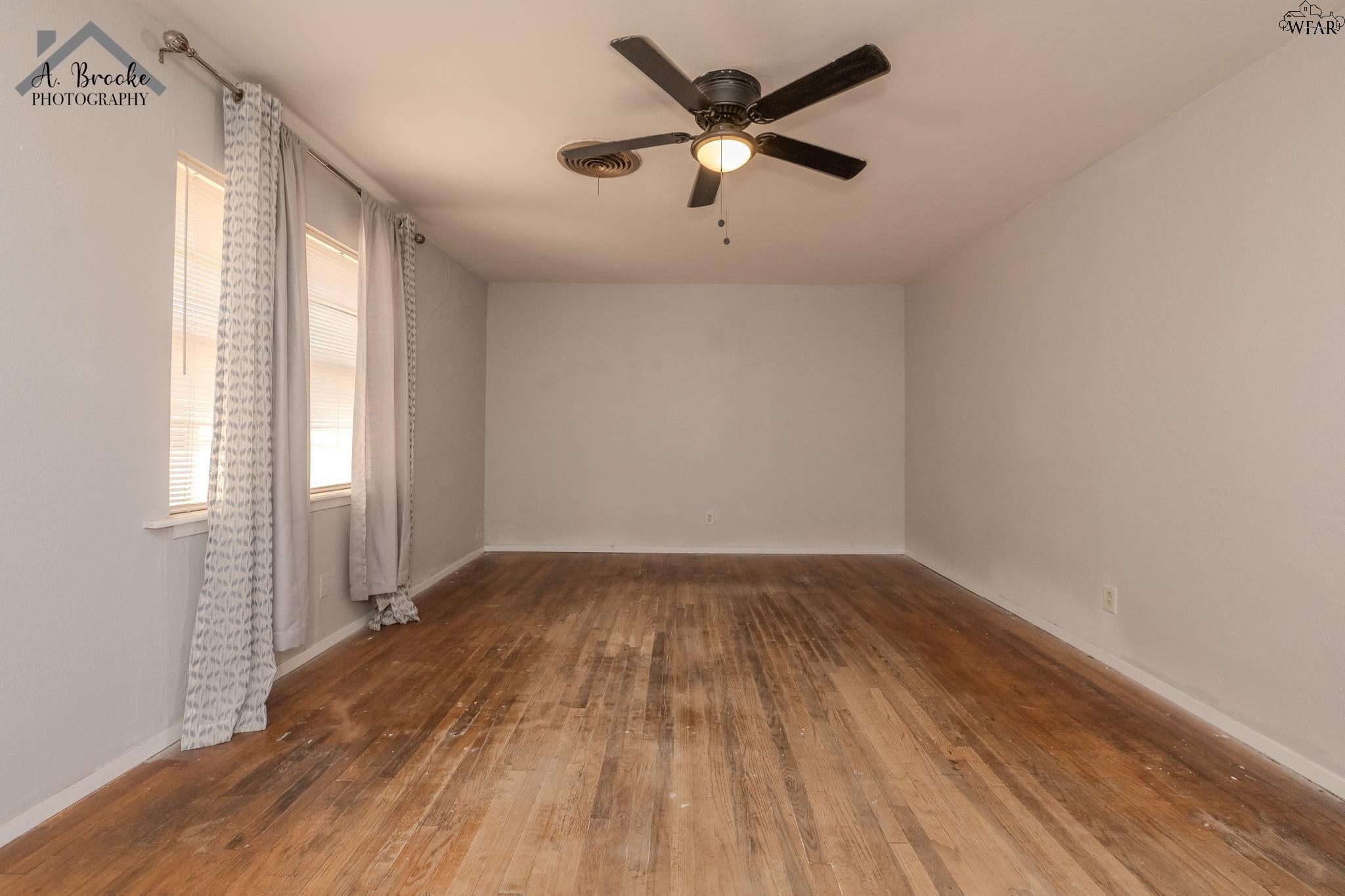 105 East Maple Street Holliday, TX 76310 - Photo 5 of 23 Gallery Image 5