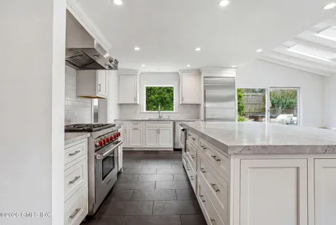 $10,500 | 8 Potter Drive, Old Greenwich, CT 06870