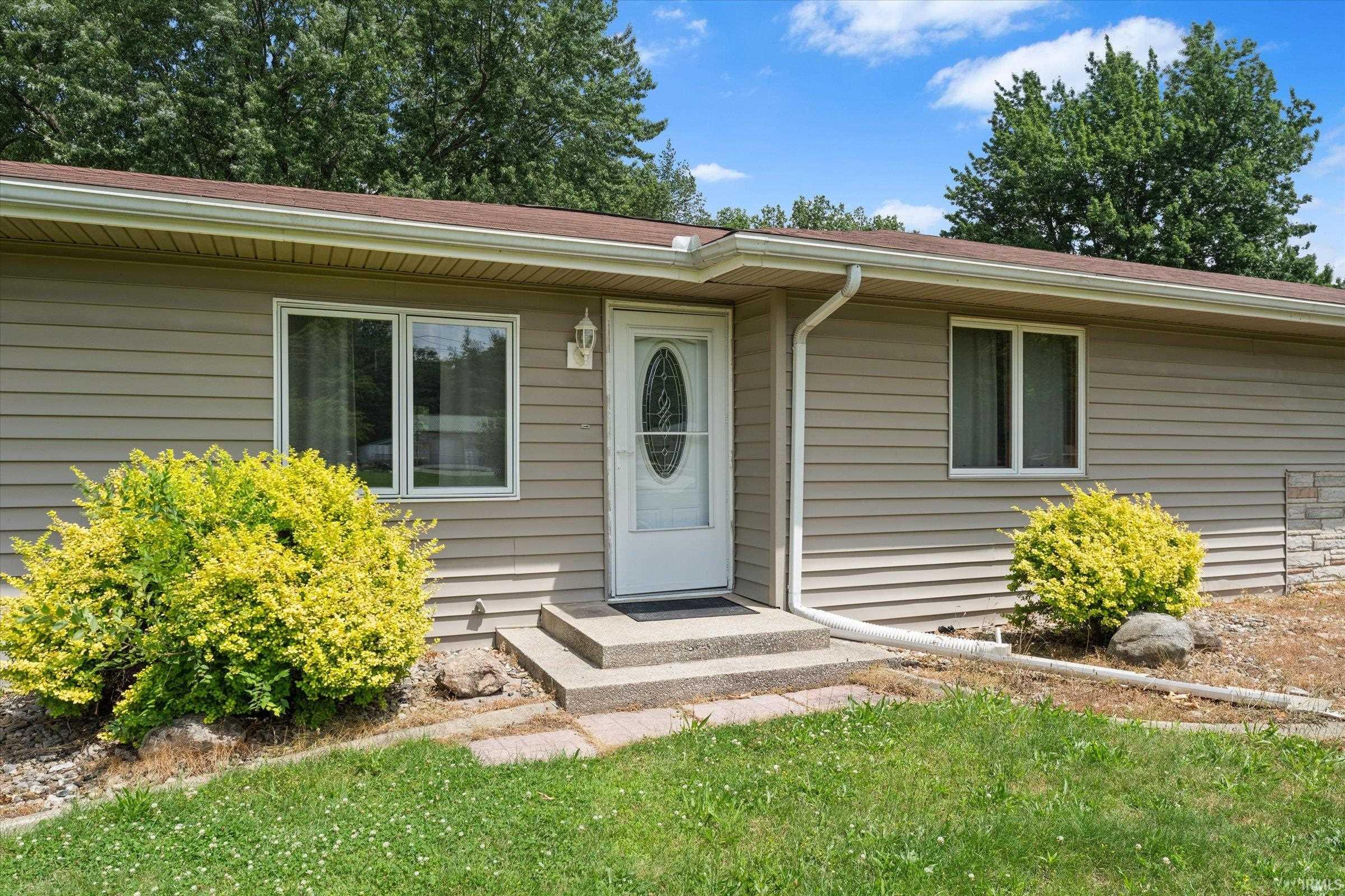 54606 Clover Road Mishawaka, IN 46545 - Photo 3 of 41 Gallery Image 3