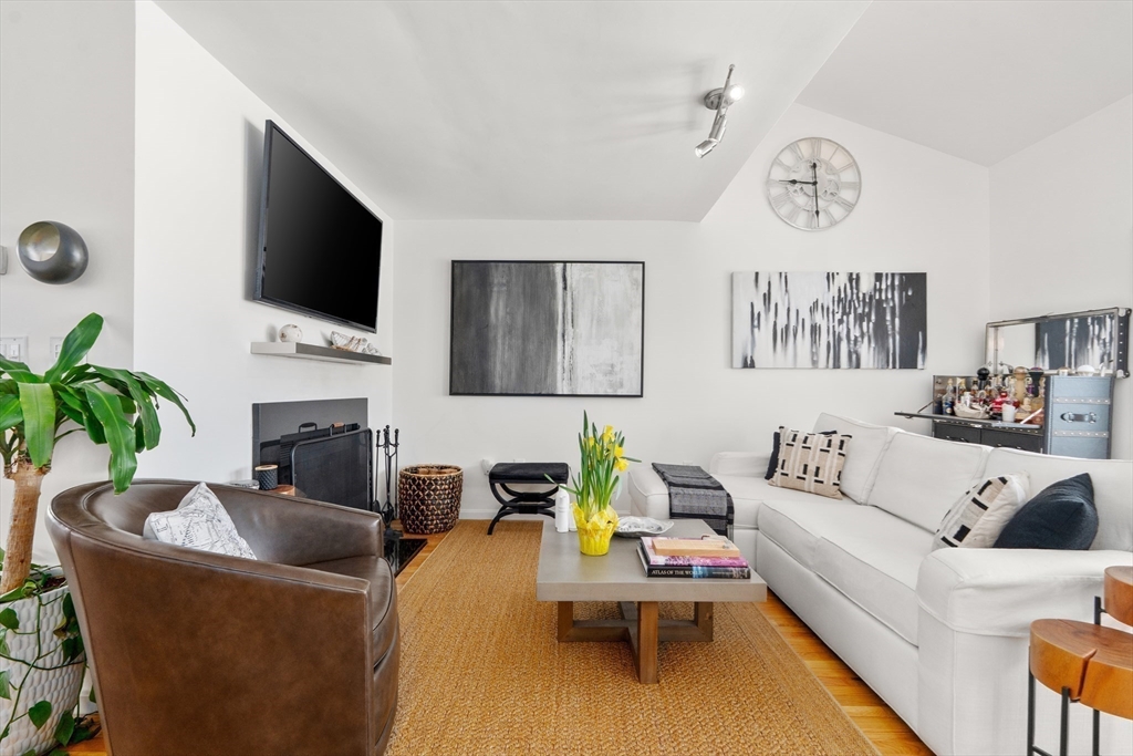 21 Harbourside Road, Unit 26 Quincy, MA 02171 - Photo 12 of 39