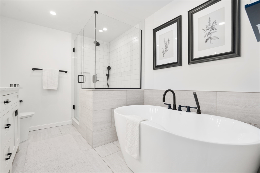 21 Harbourside Road, Unit 26 Quincy, MA 02171 - Photo 19 of 39