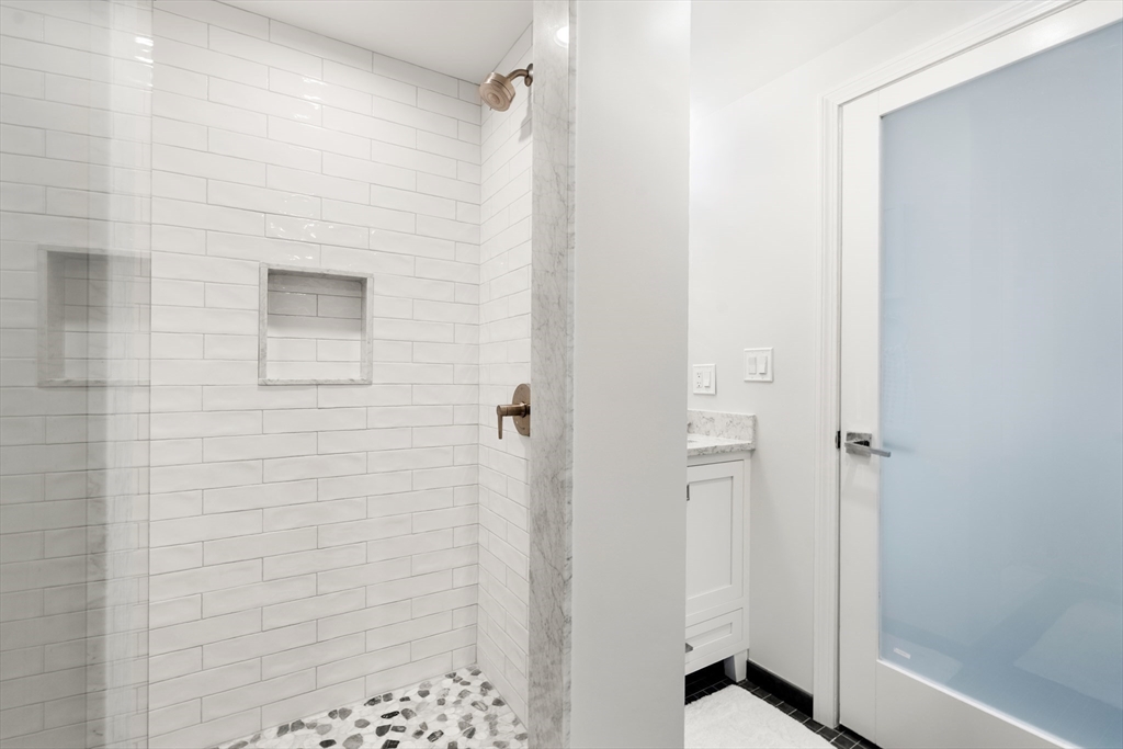 21 Harbourside Road, Unit 26 Quincy, MA 02171 - Photo 27 of 39