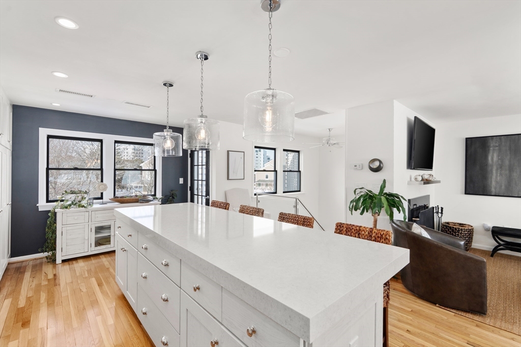 21 Harbourside Road, Unit 26 Quincy, MA 02171 - Photo 6 of 39