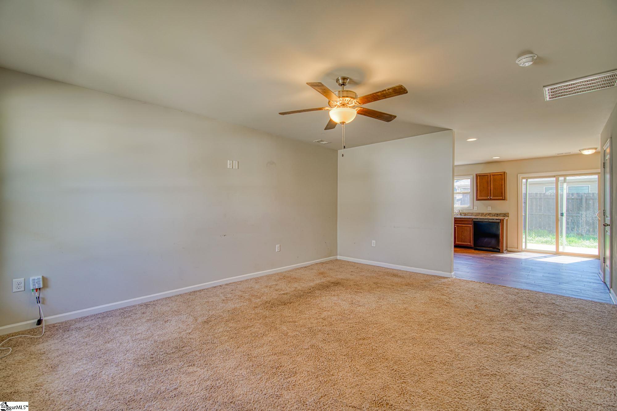 227 Crescent Circle Duncan, SC 29334 - Photo 2 of 30 Gallery Image 2