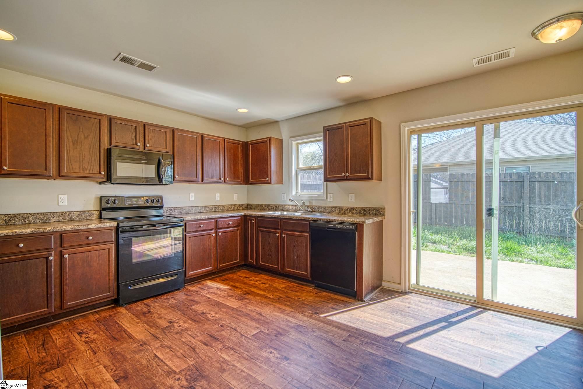 227 Crescent Circle Duncan, SC 29334 - Photo 6 of 30 Gallery Image 6