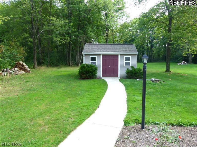 8121 Cloveridge Road Chagrin Falls, OH 44022 - Photo 15 of 23