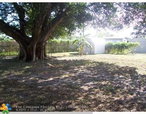 38 Allen Road Hollywood, FL 33023 - Photo 4 of 10 Yard/Garden