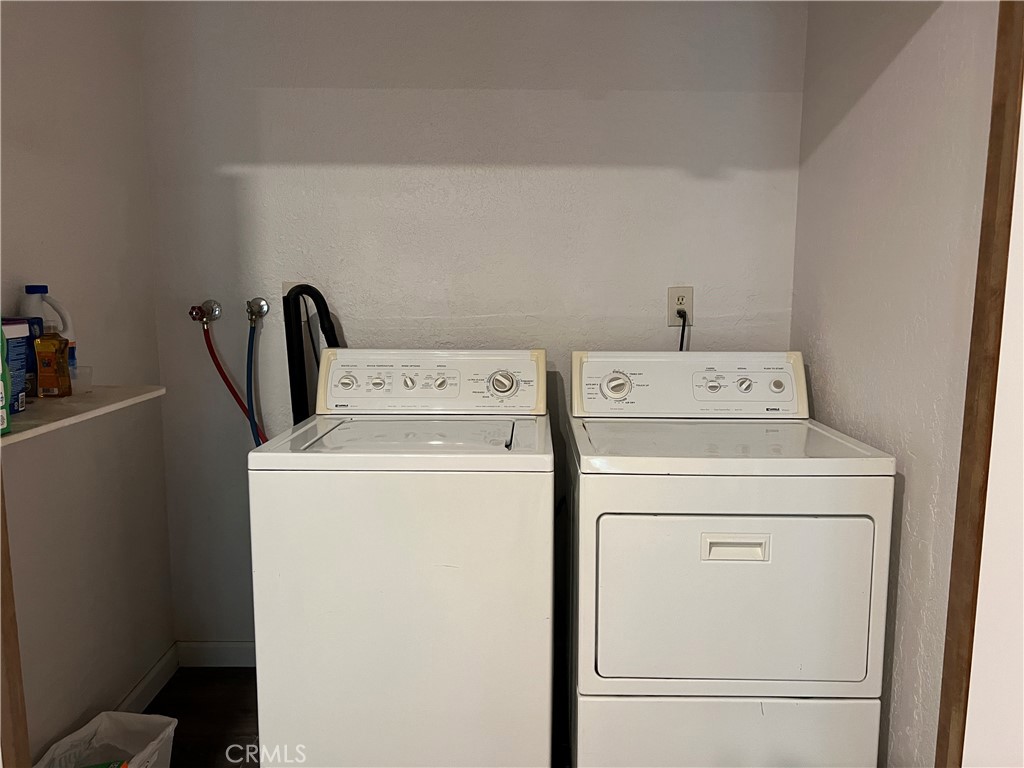 23857 Zuger Drive Crestline, CA 92325 - Photo 20 of 29 a utility room with dryer and washer