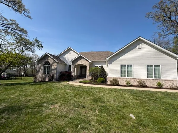 $570,000 | 3550 East Bishop Road, Mount Vernon, IL 62864