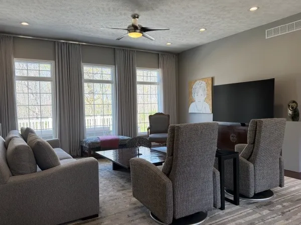 $570,000 | 3550 East Bishop Road, Mount Vernon, IL 62864