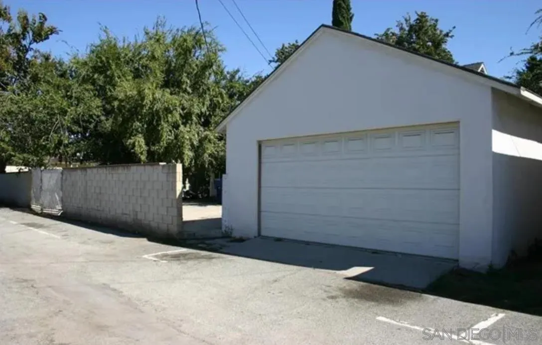 7535 Magnolia Avenue Riverside, CA 92504 - Photo 11 of 12 Gallery Image 11