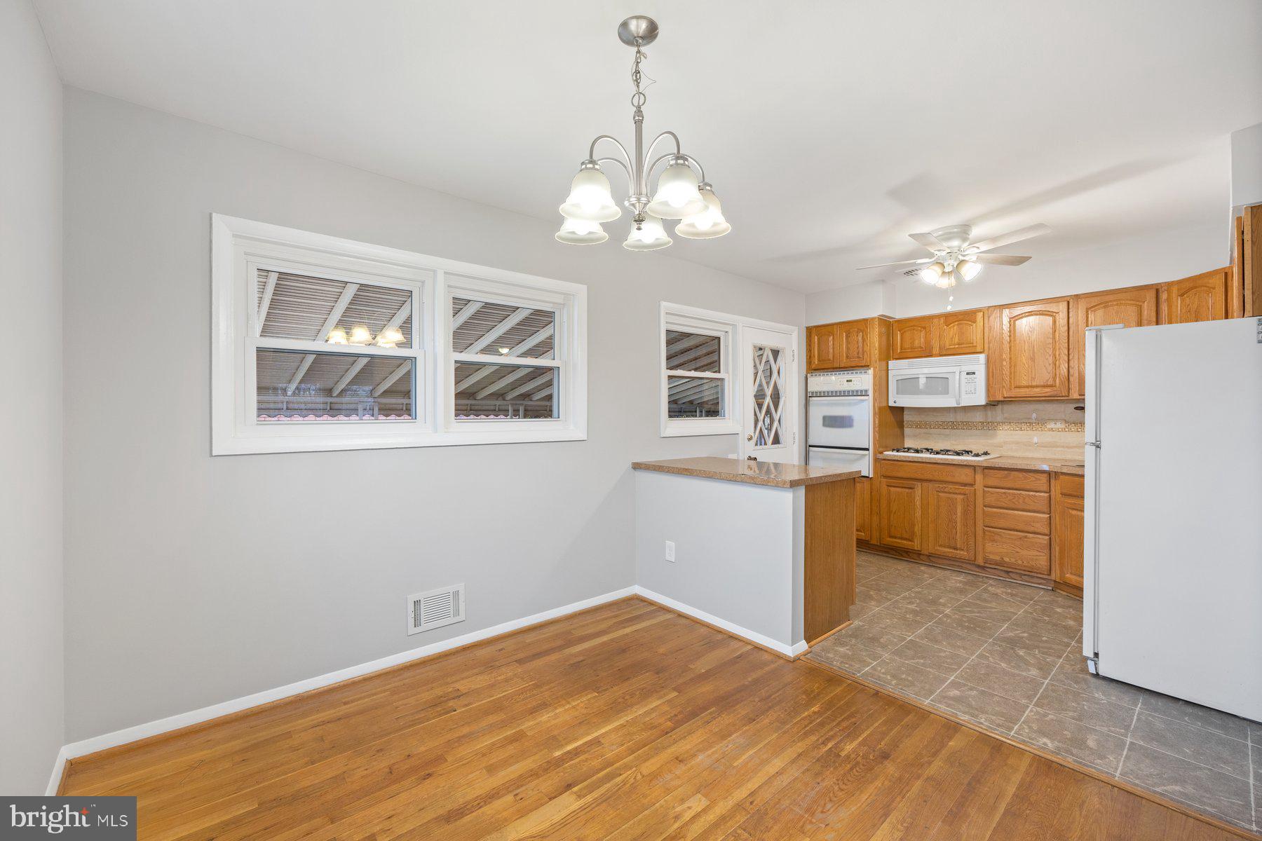 810 Bobby Road Catonsville, MD 21228 - Photo 12 of 36