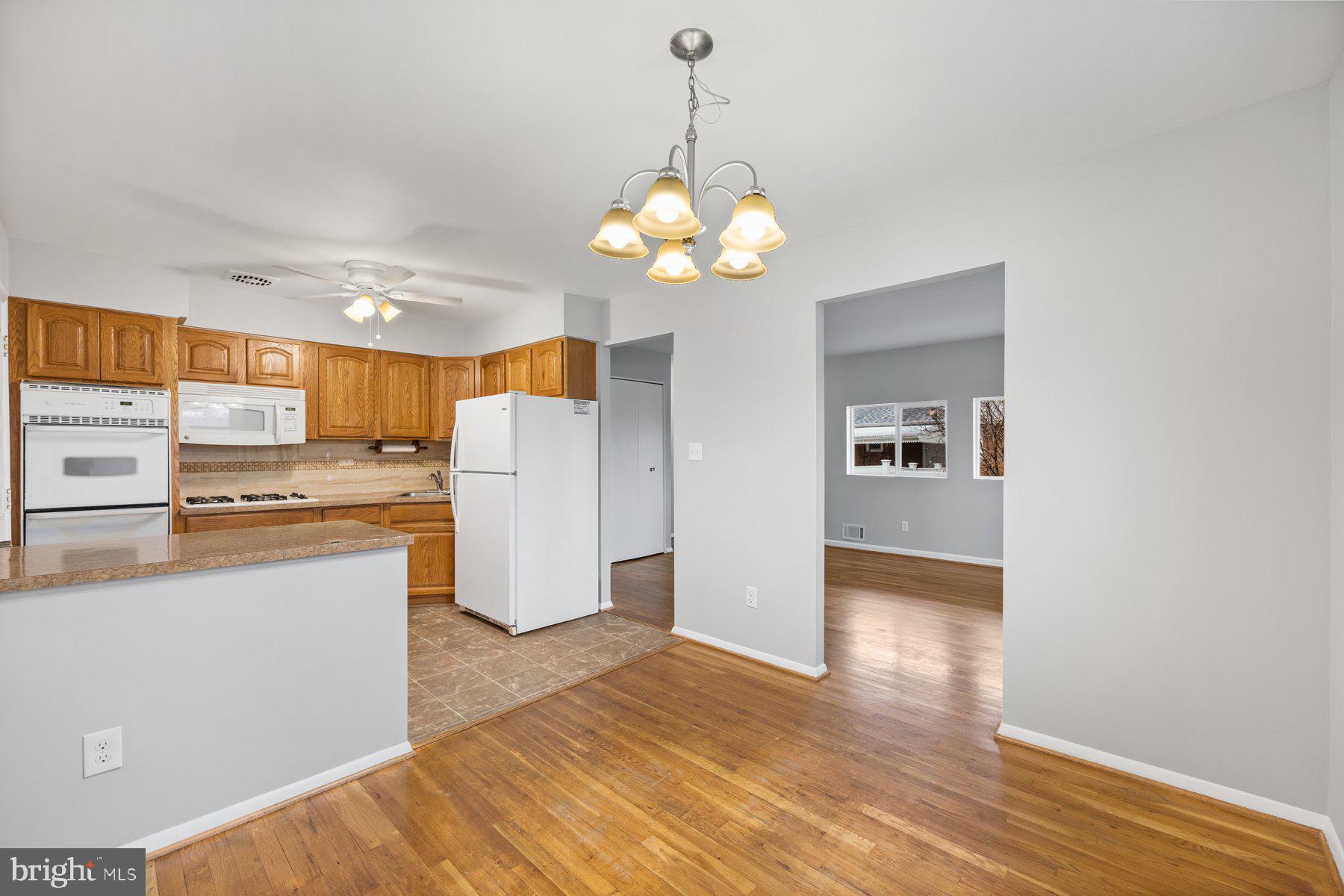 810 Bobby Road Catonsville, MD 21228 - Photo 13 of 36