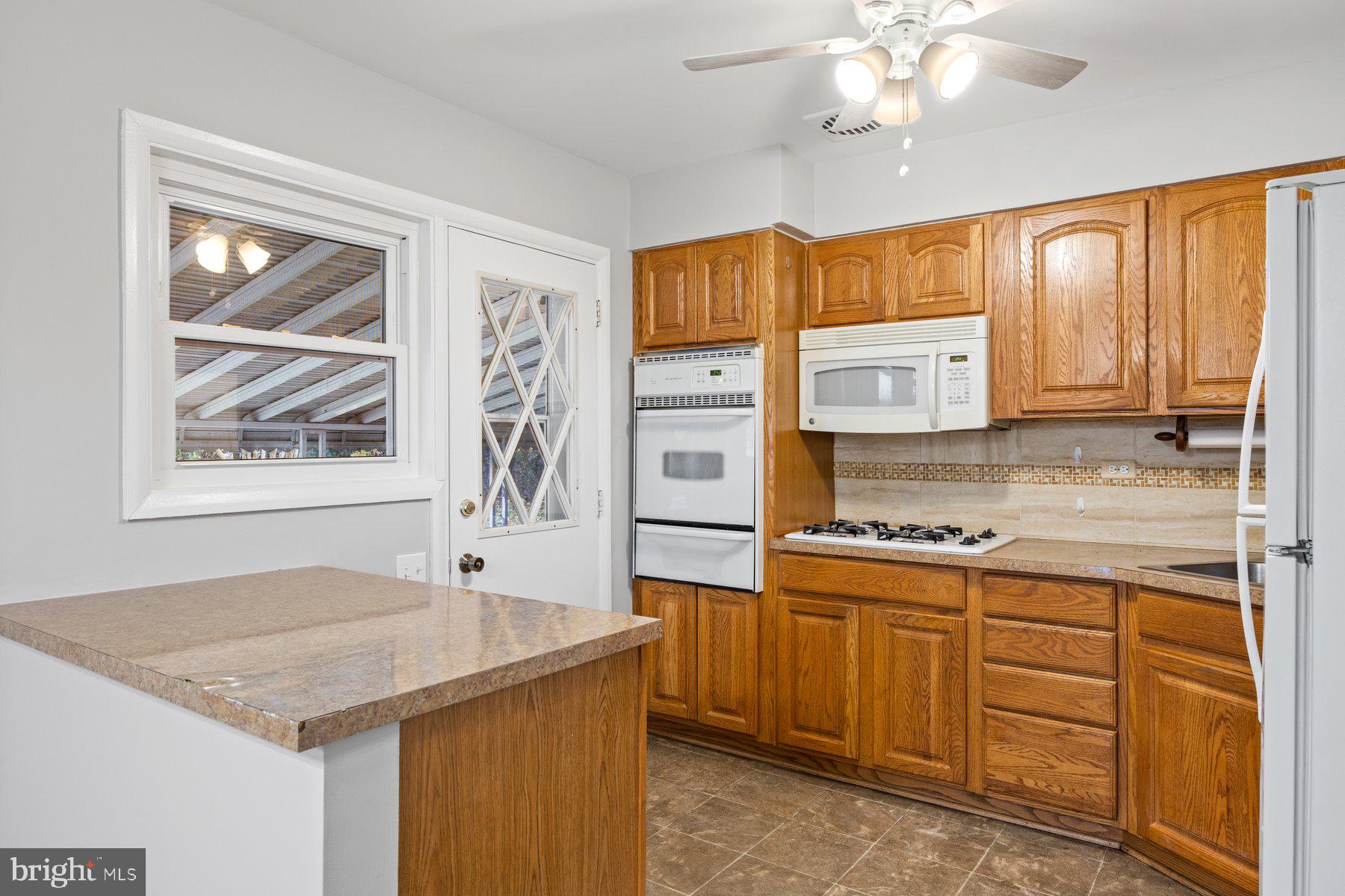 810 Bobby Road Catonsville, MD 21228 - Photo 16 of 36