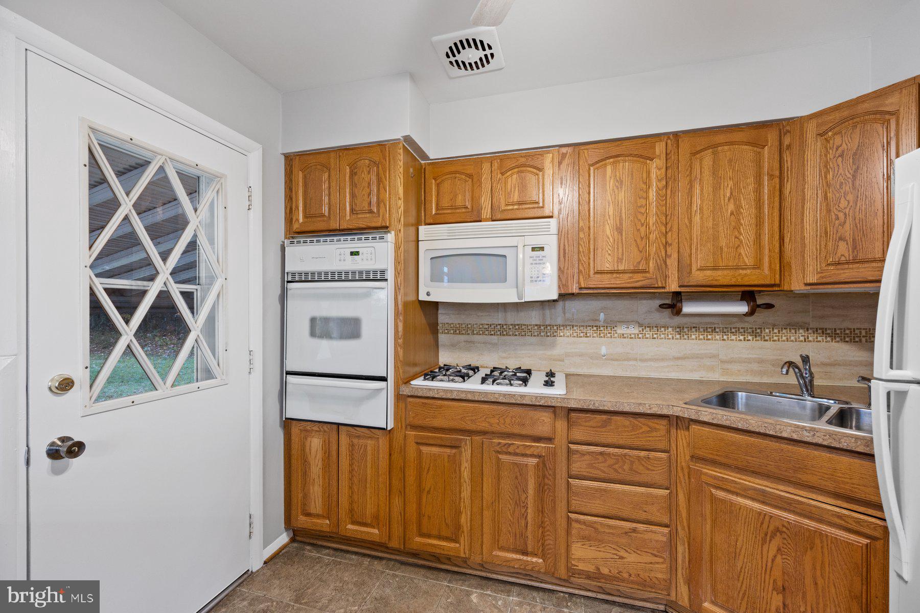 810 Bobby Road Catonsville, MD 21228 - Photo 17 of 36