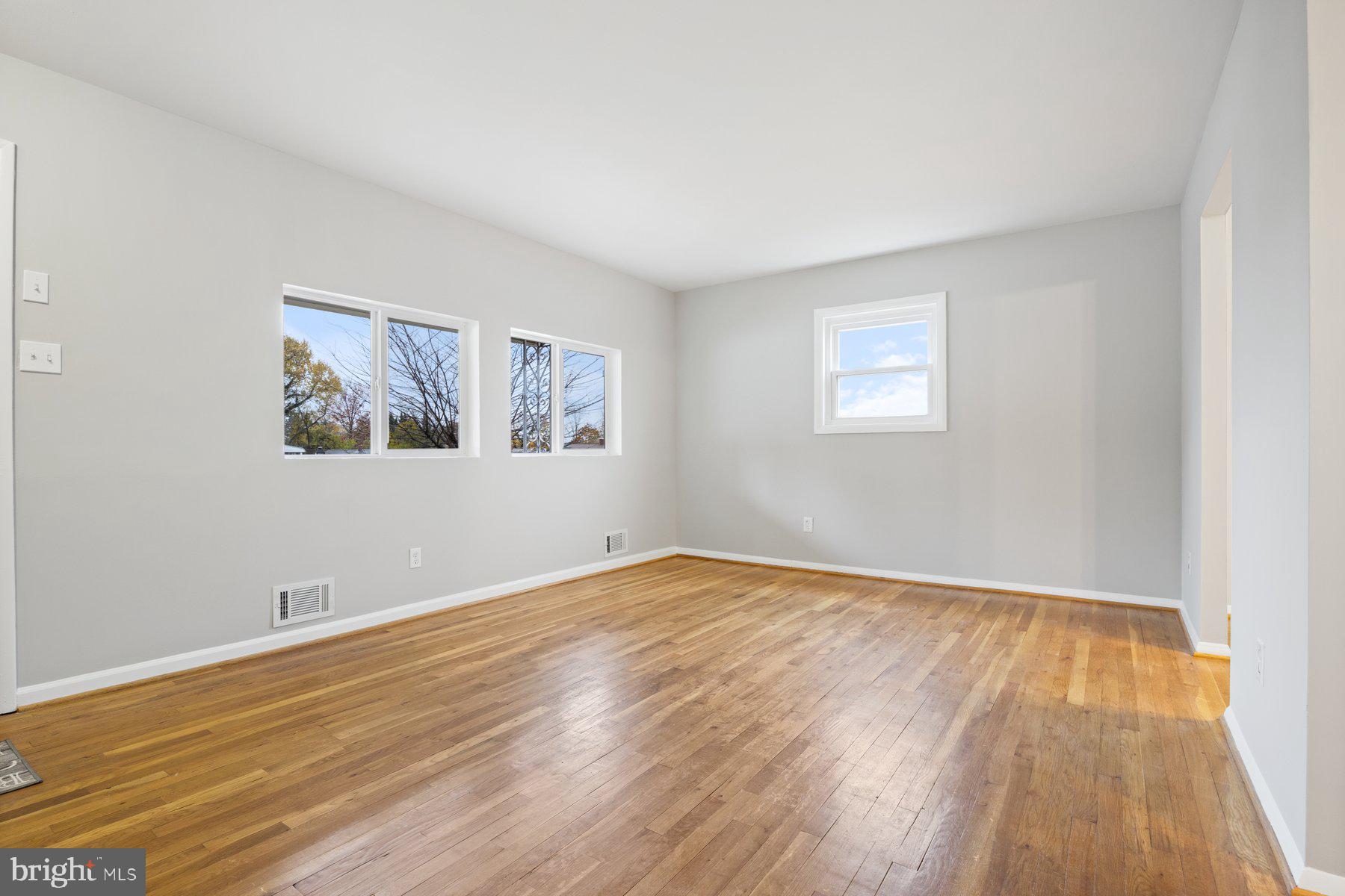 810 Bobby Road Catonsville, MD 21228 - Photo 8 of 36