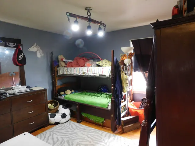 $249,800 | 417 Old Highway 31 East, Bethpage, TN 37022