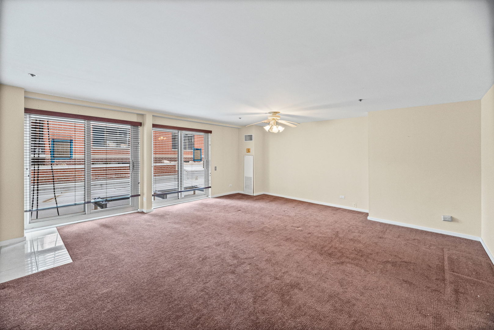 40 East 9th Street, Unit 1907 Chicago, IL 60605 - Photo 17 of 28