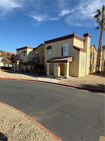 $1,350 | 2801 North Rainbow Boulevard, Unit 211, Las Vegas, NV 89108