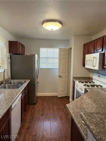 $1,350 | 2801 North Rainbow Boulevard, Unit 211, Las Vegas, NV 89108