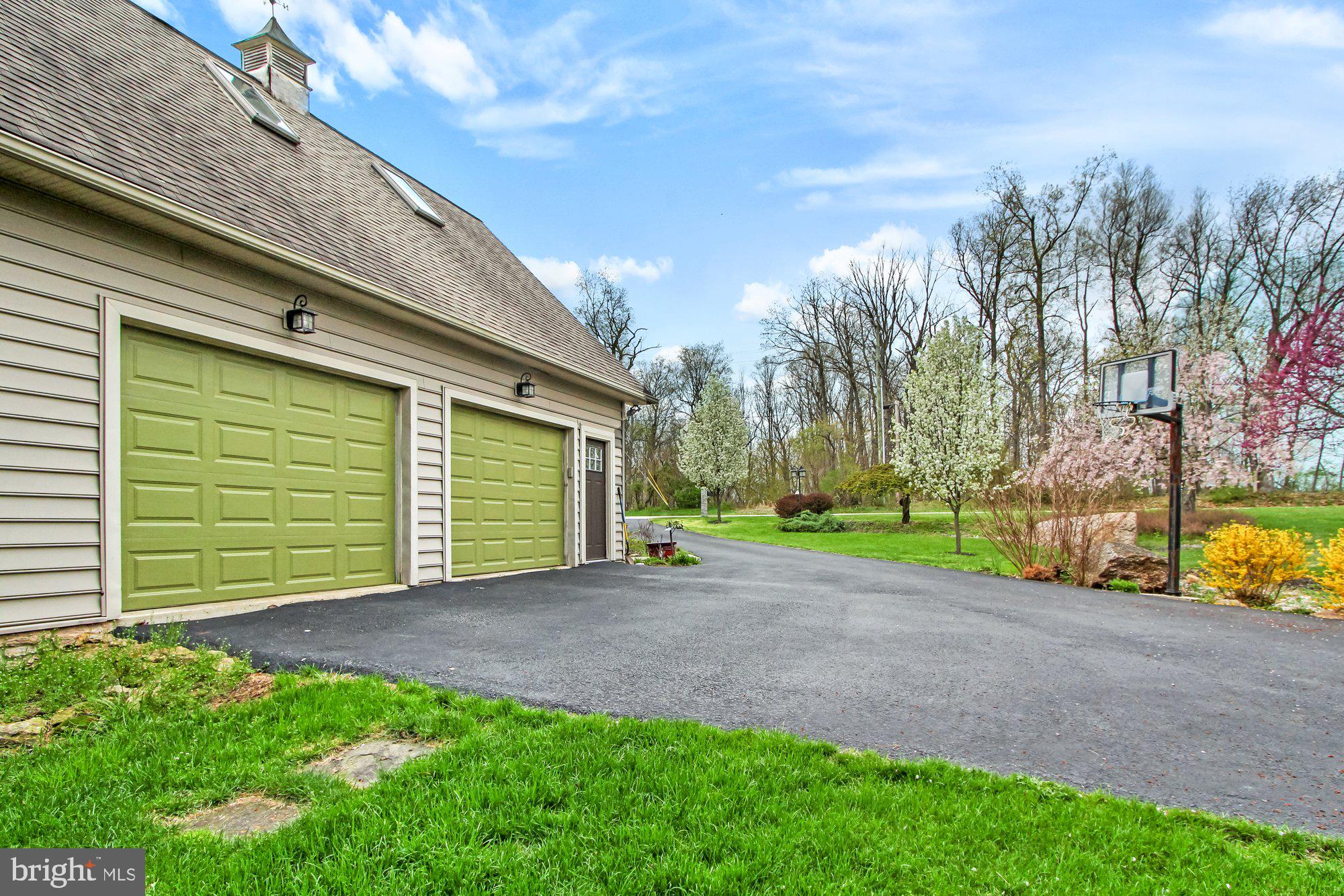 3540 Deininger Road York, PA 17406 - Photo 11 of 13 Gallery Image 11