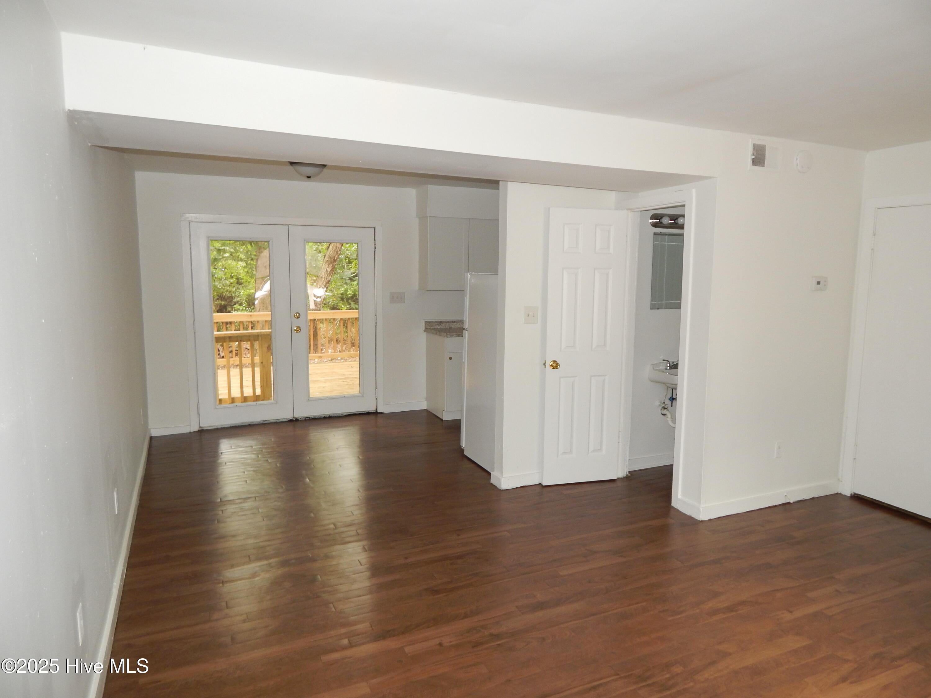 112 Ridge Place Greenville, NC 27834 - Photo 7 of 33 DSCN4435