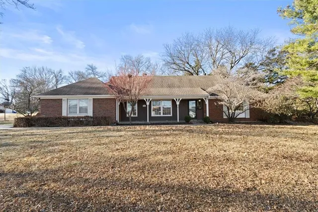 $320,000 | 5952 Garnett Street, Shawnee, KS 66203