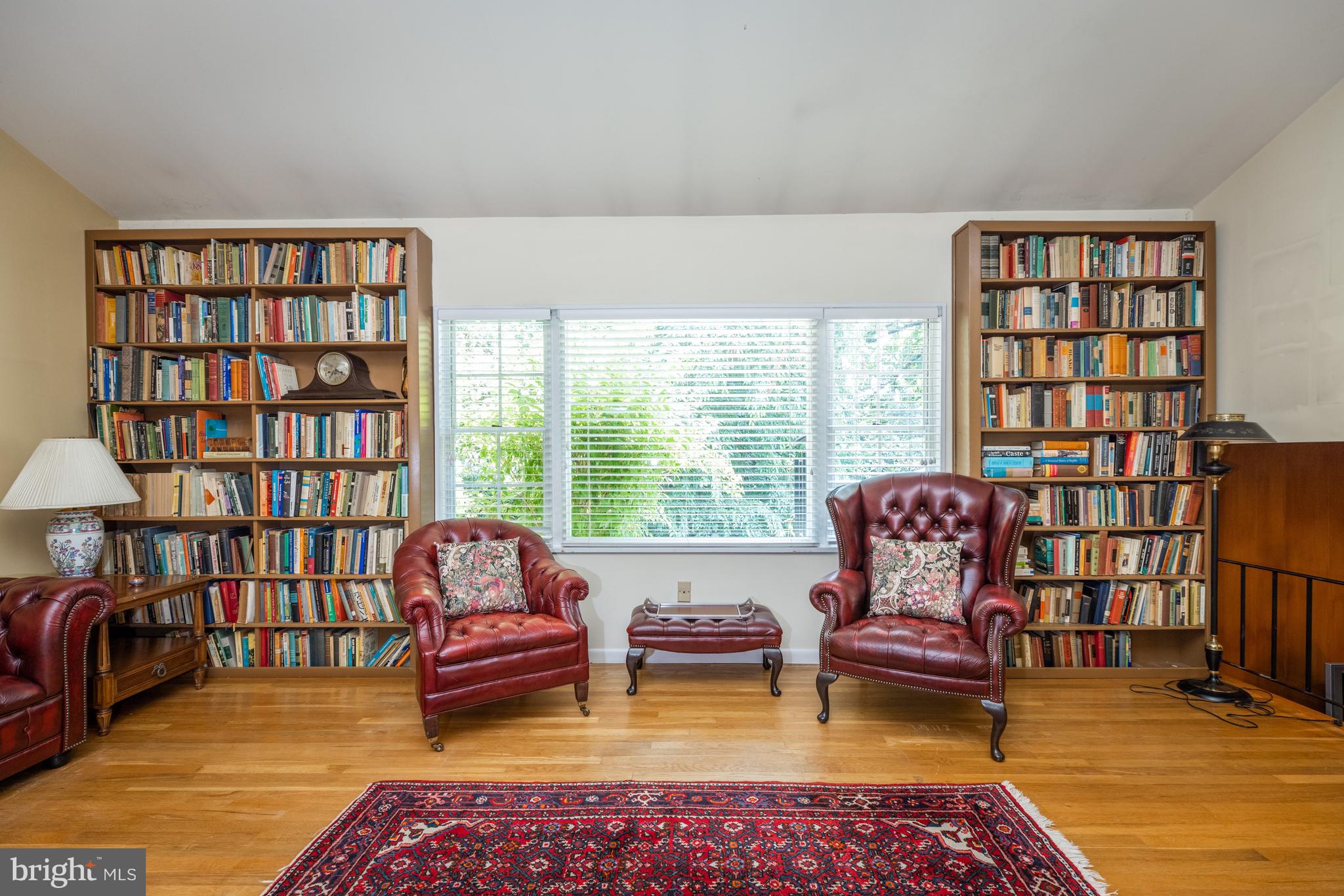 25 Ardmore Road Newark, DE 19713 - Photo 15 of 32 Family Room with Built-in Bookcases