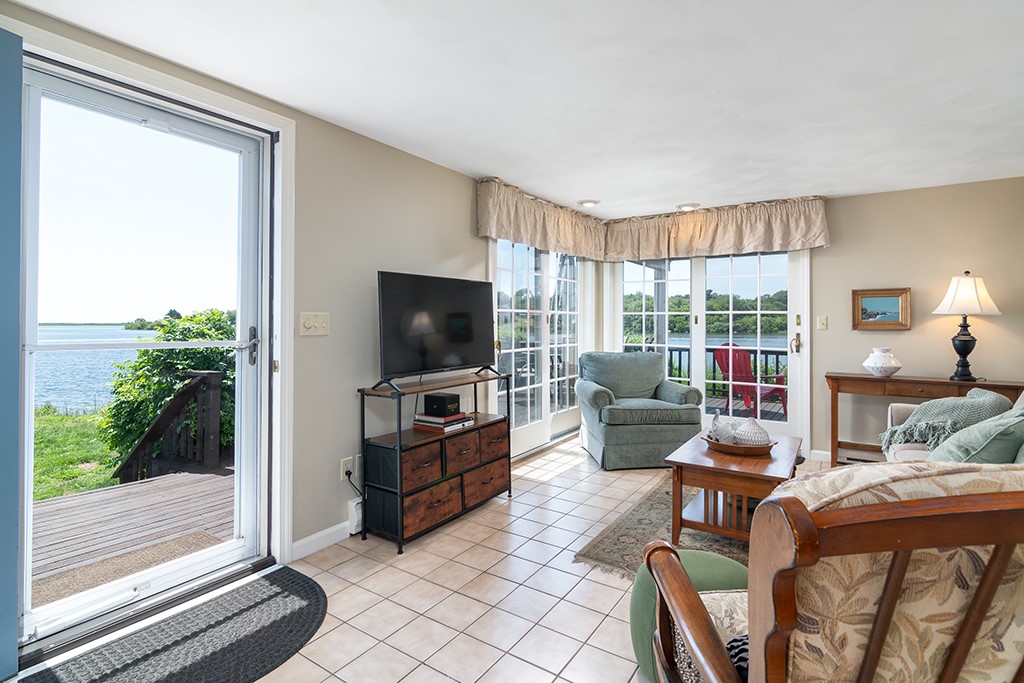 65 Sheldon Point Road South Kingstown, RI 02879 - Photo 19 of 32