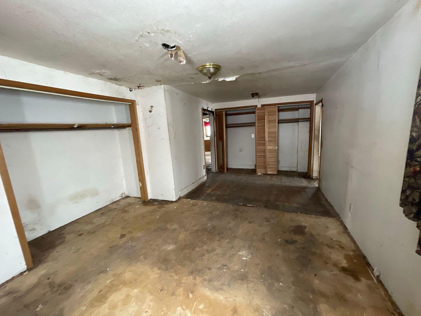 320 Lutzke Road Saginaw, MI 48609 - Photo 8 of 50 09