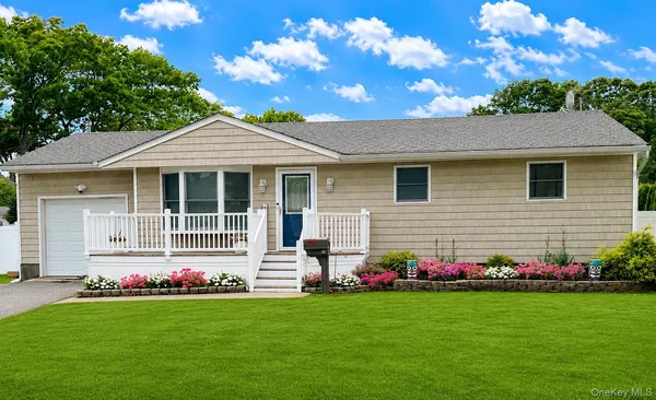 $730,000 | 40 Alden Avenue, West Islip, NY 11795