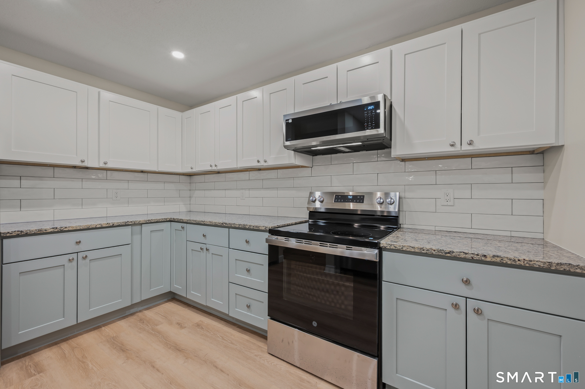 682 Main Street, Unit 2F Middletown, CT 06457 - Photo 5 of 25 Gallery Image 5