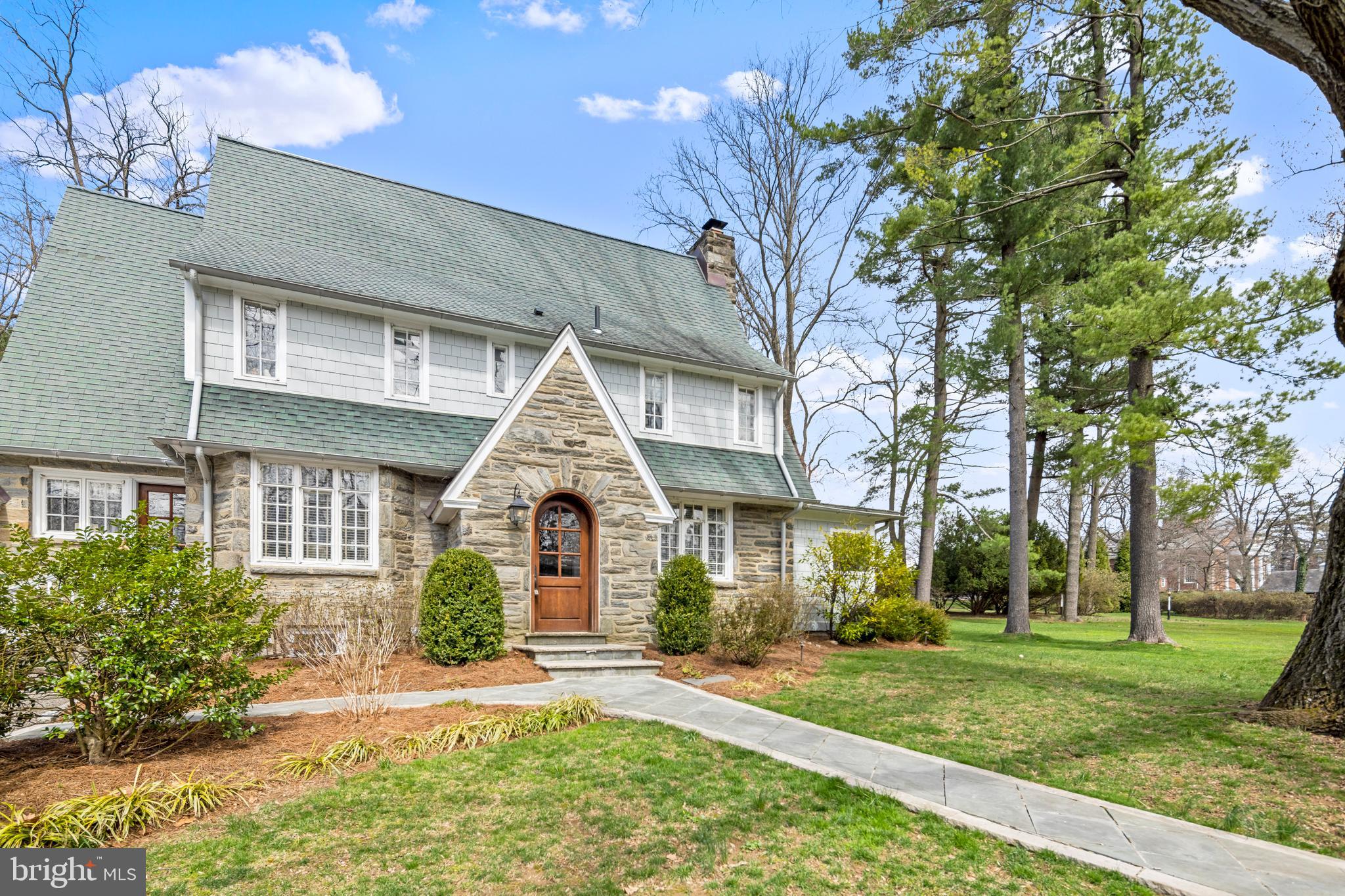 18 Fariston Road Wayne, PA 19087 - Photo 2 of 47