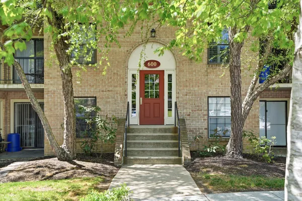 $2,100 | 623 Washington Place, Chesterbrook, PA 19087